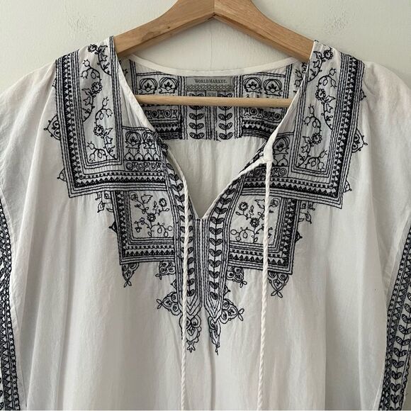 World Market Peasant Top Embroidered Blouse White Navy Size Small Boho Beach - Picture 2 of 9